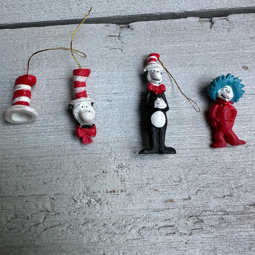 Lot Of Hat In The Cat Christmas Ornaments Miniature 229 Pieces‎